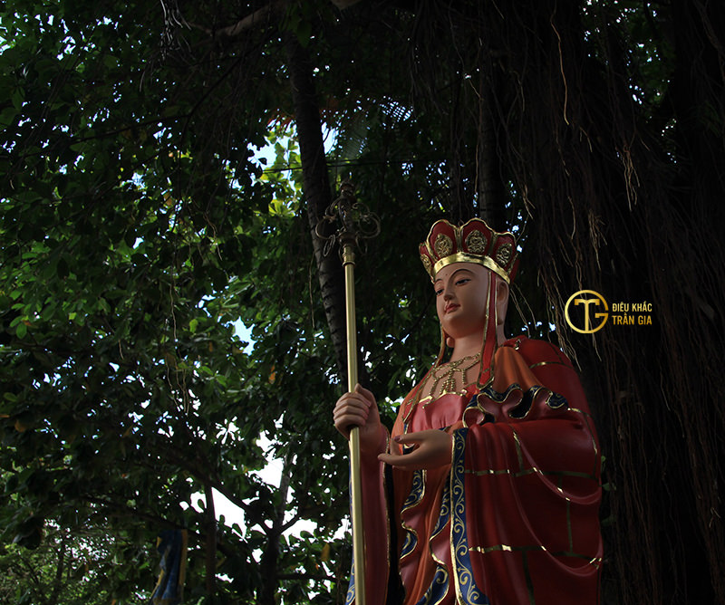tuong dia tang vuong bo tat dung dai sen bang nhua composite dieu khac tran gia 6