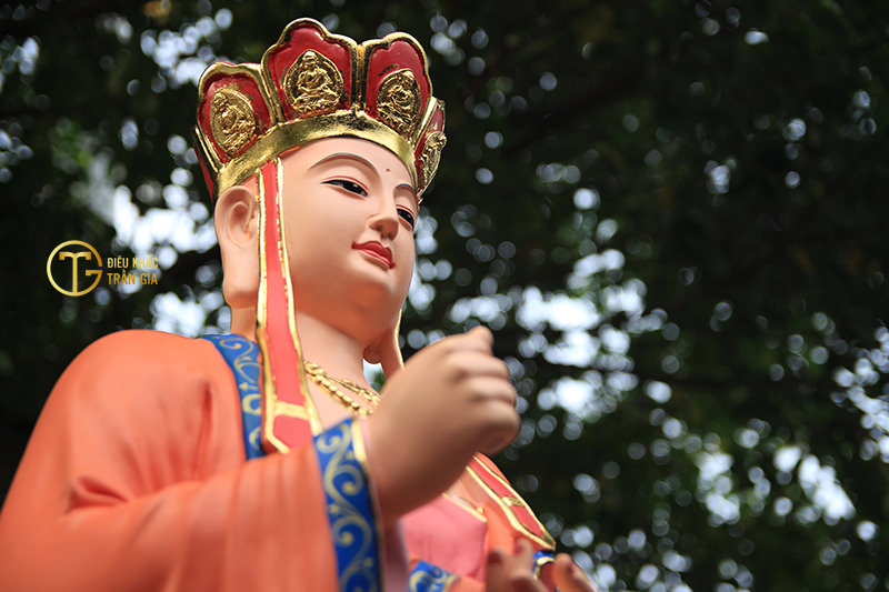 tuong dia tang vuong bo tat dung dai sen bang nhua composite dieu khac tran gia 8