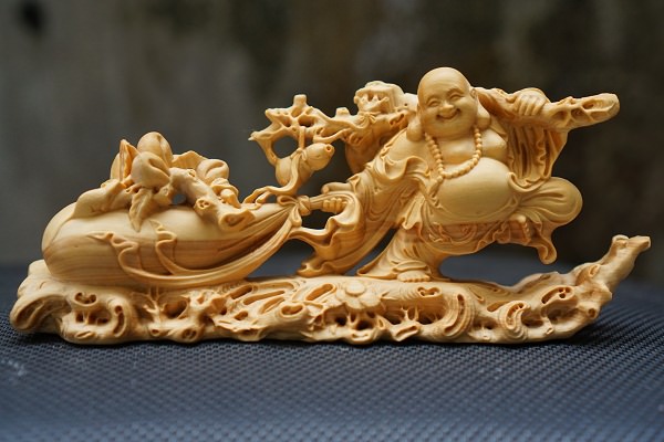 tuong phat go hoang duong