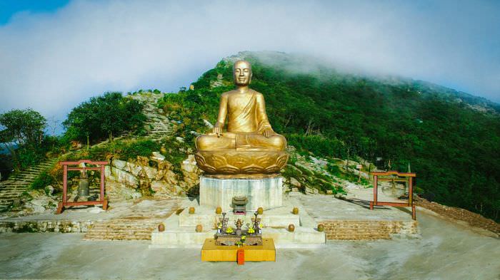 le gio phat hoang tran nhan tong