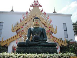 hinh anh tuong phat ngoc hoa binh lon nhat the gioi