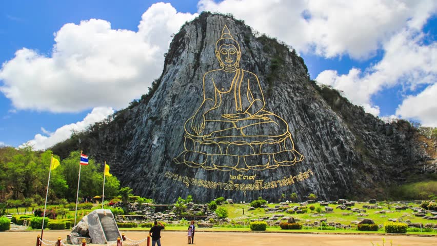 hinh anh tuong phat vang tren nui pattaya