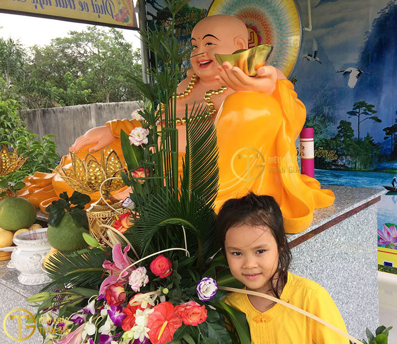 hinh anh tuong phat di lac bang nhua composite dep nhat 2