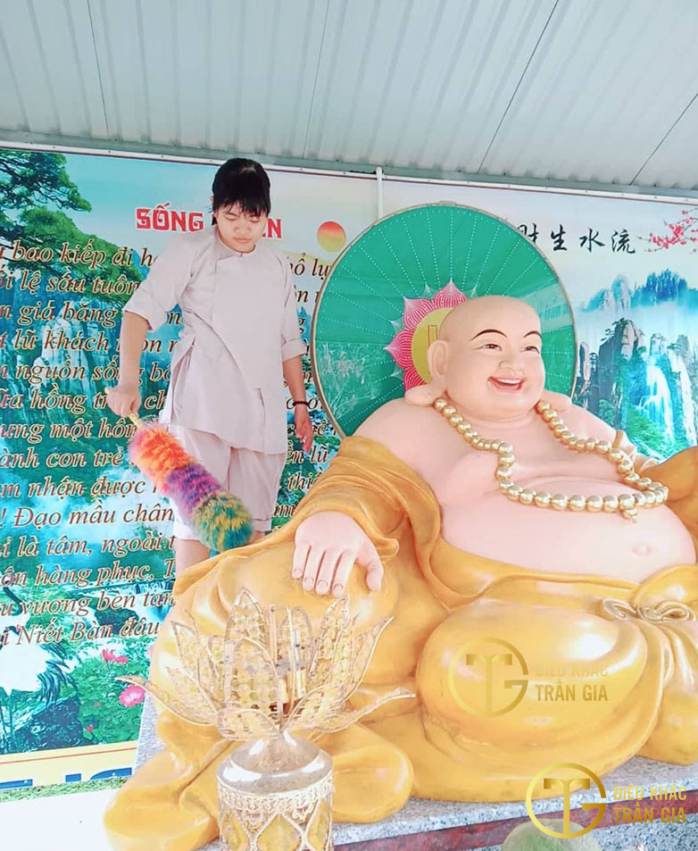 hinh anh tuong phat di lac bang nhua composite dep nhat 4