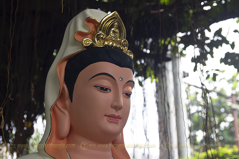tuong phat quan am ngoi dai sen 5