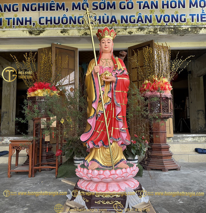 tuong dia tang bang nhua 23