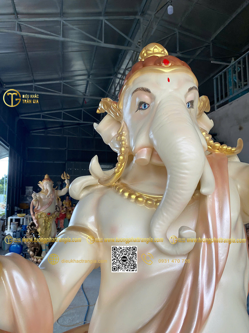 Hình ảnh mẫu Tượng Thần Voi Thái Lan Ganesha đứng 200cm