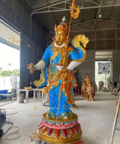 Tượng Đức Liên Hoa Sinh đứng