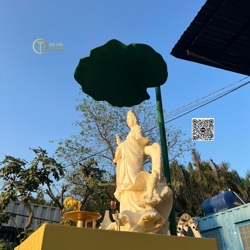 la-sen-nhua-composite-cot-thep-100cm-anh-that-1 Lá sen nhựa composite cốt thép 100cm