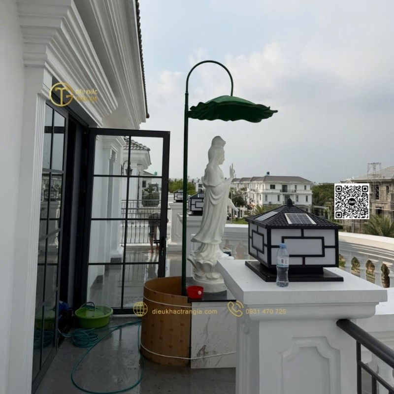 Đặc điểm của Lá Sen Nhựa Composite Cốt Thép 100cm