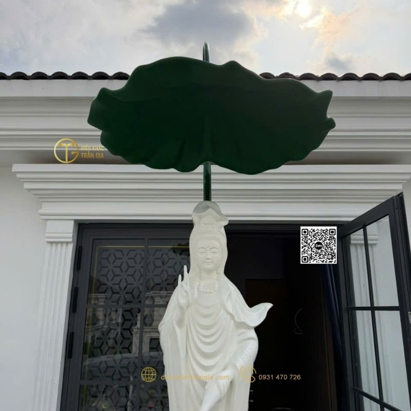 Đặc điểm của Lá Sen Nhựa Composite Cốt Thép 100cm