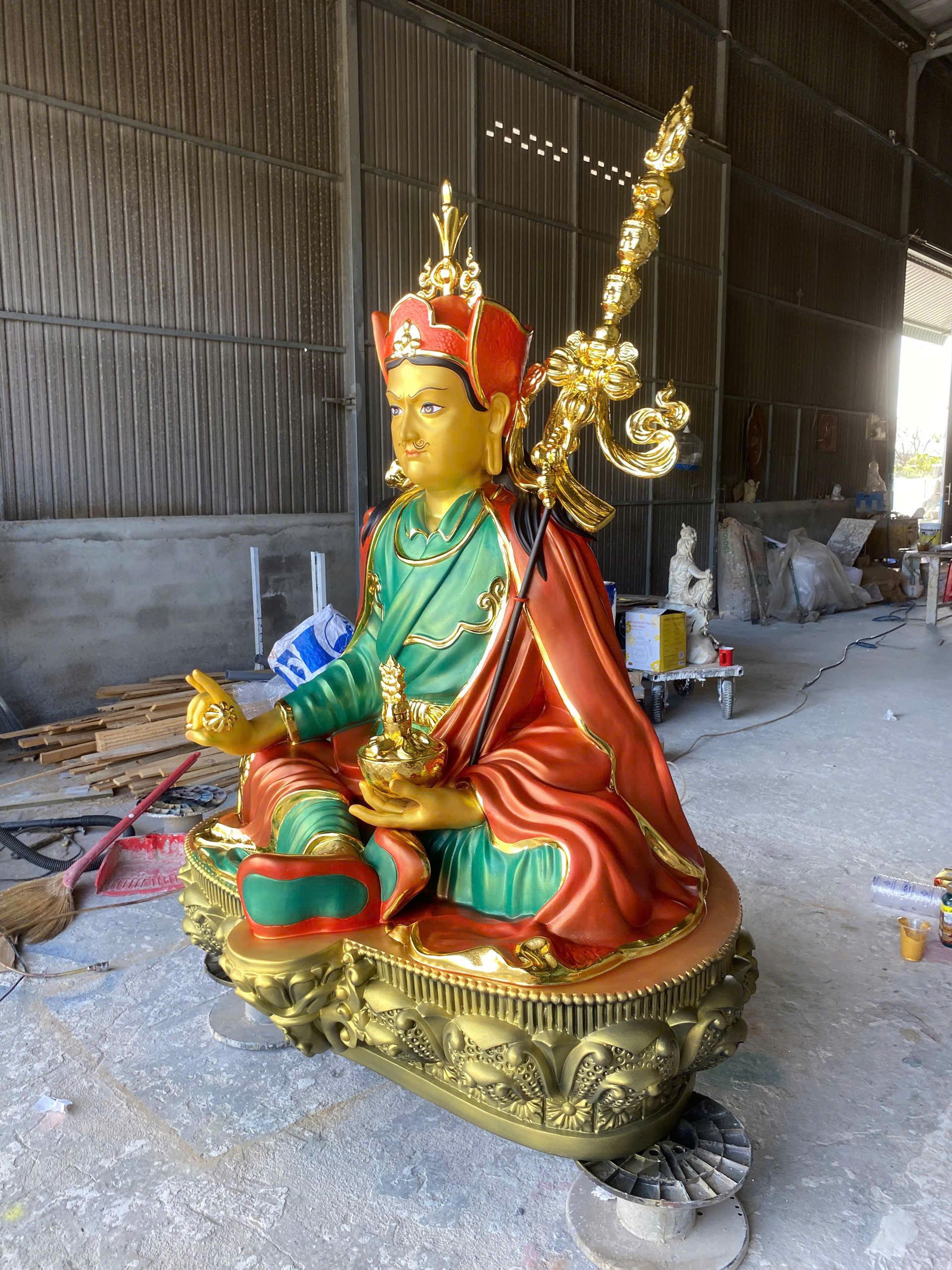 Tượng Đức Liên Hoa Sanh