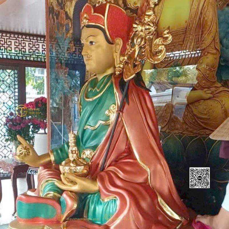Tượng Đức Liên Hoa Sanh