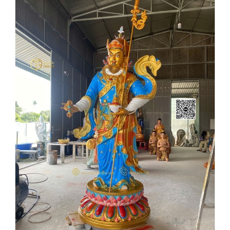 Giới thiệu Tượng Đức Liên Hoa Sinh đứng