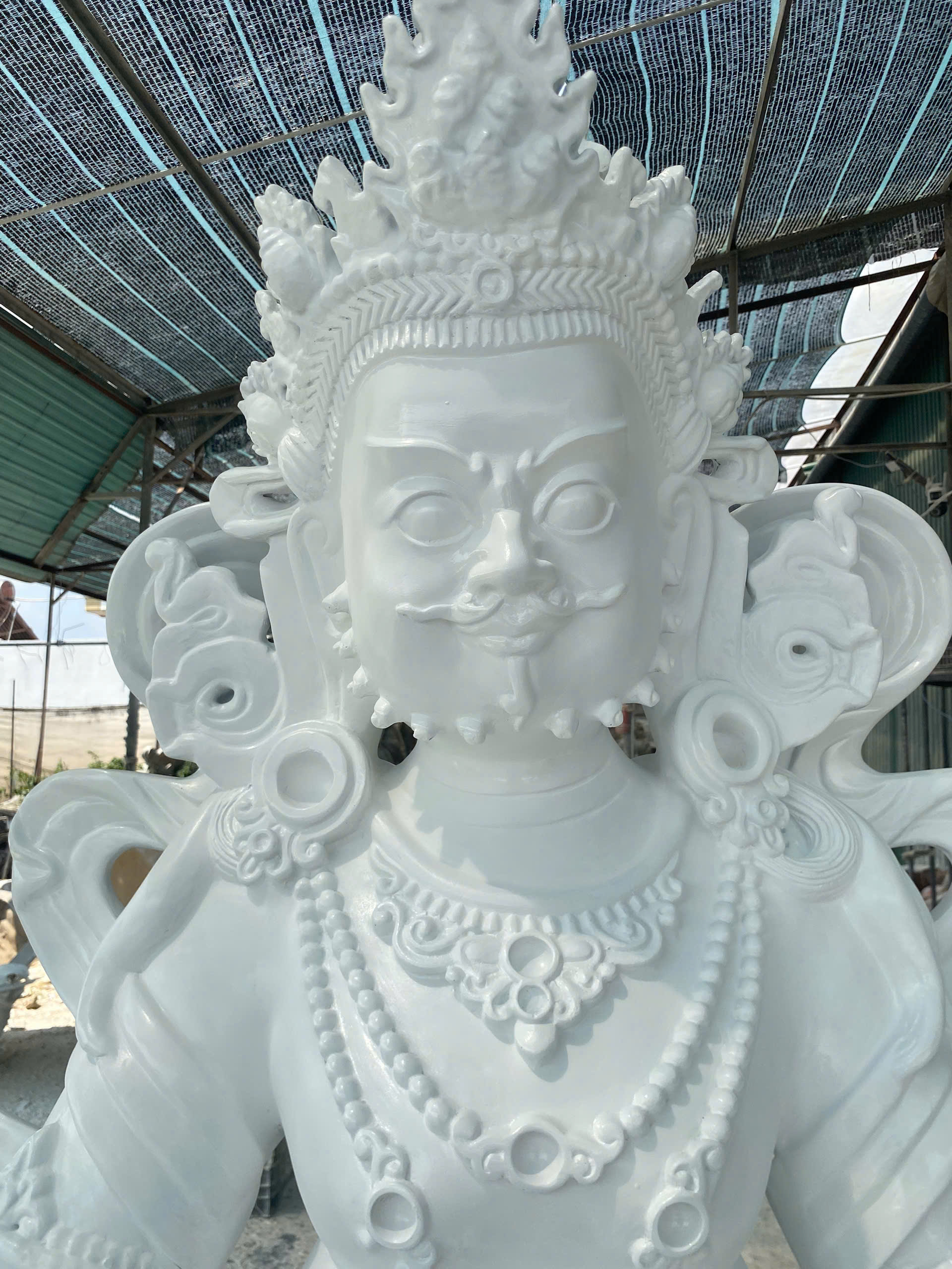 thờ Tượng Thần Tài vàng