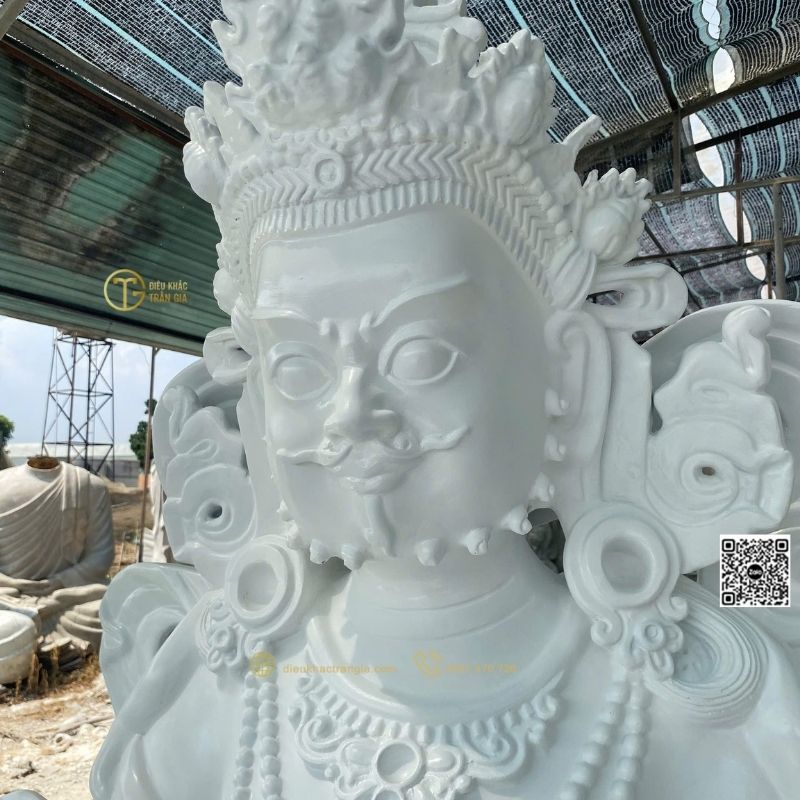 thờ Tượng Thần Tài vàng