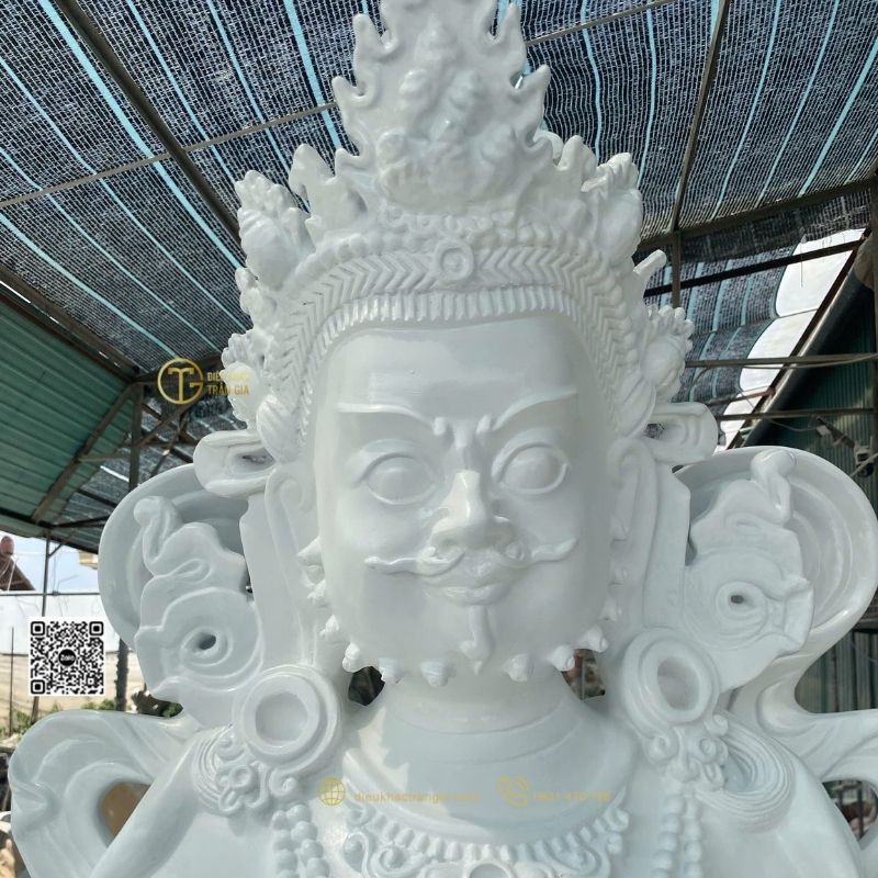 thờ Tượng Thần Tài vàng