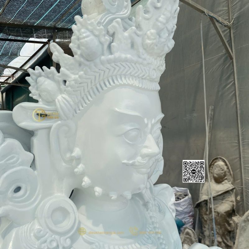 thờ Tượng Thần Tài vàng